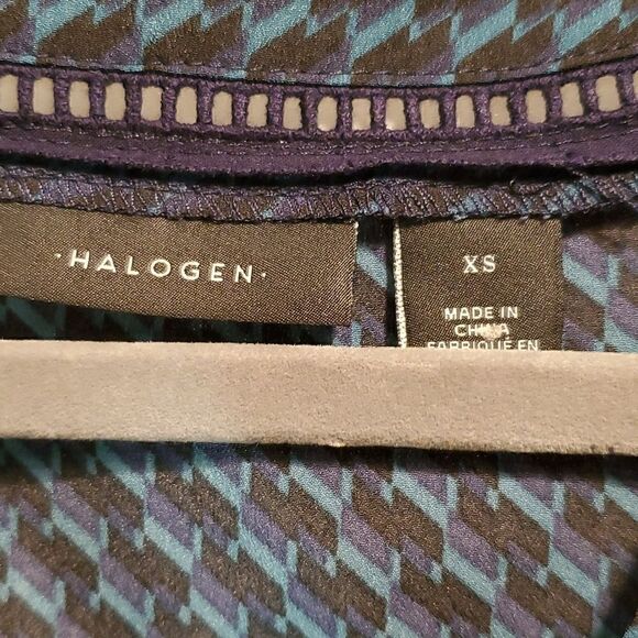 Halogen mixed print polyester sleeveless blouse NWT - Picture 4 of 11